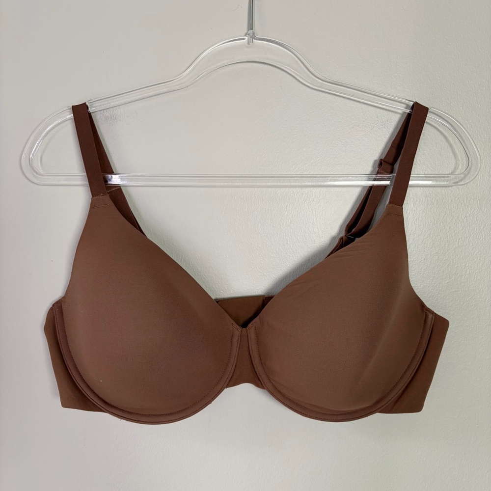 SKIMS 40C Fits Everybody T-Shirt Bra - Picture 1 of 6